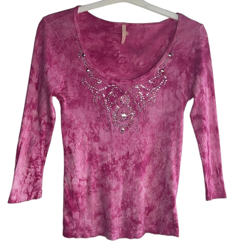 ME & KO PINK TIE DYE SCOOP NECK TOP MULTICOLORED RHINESTONES / EMBELLISHMENS